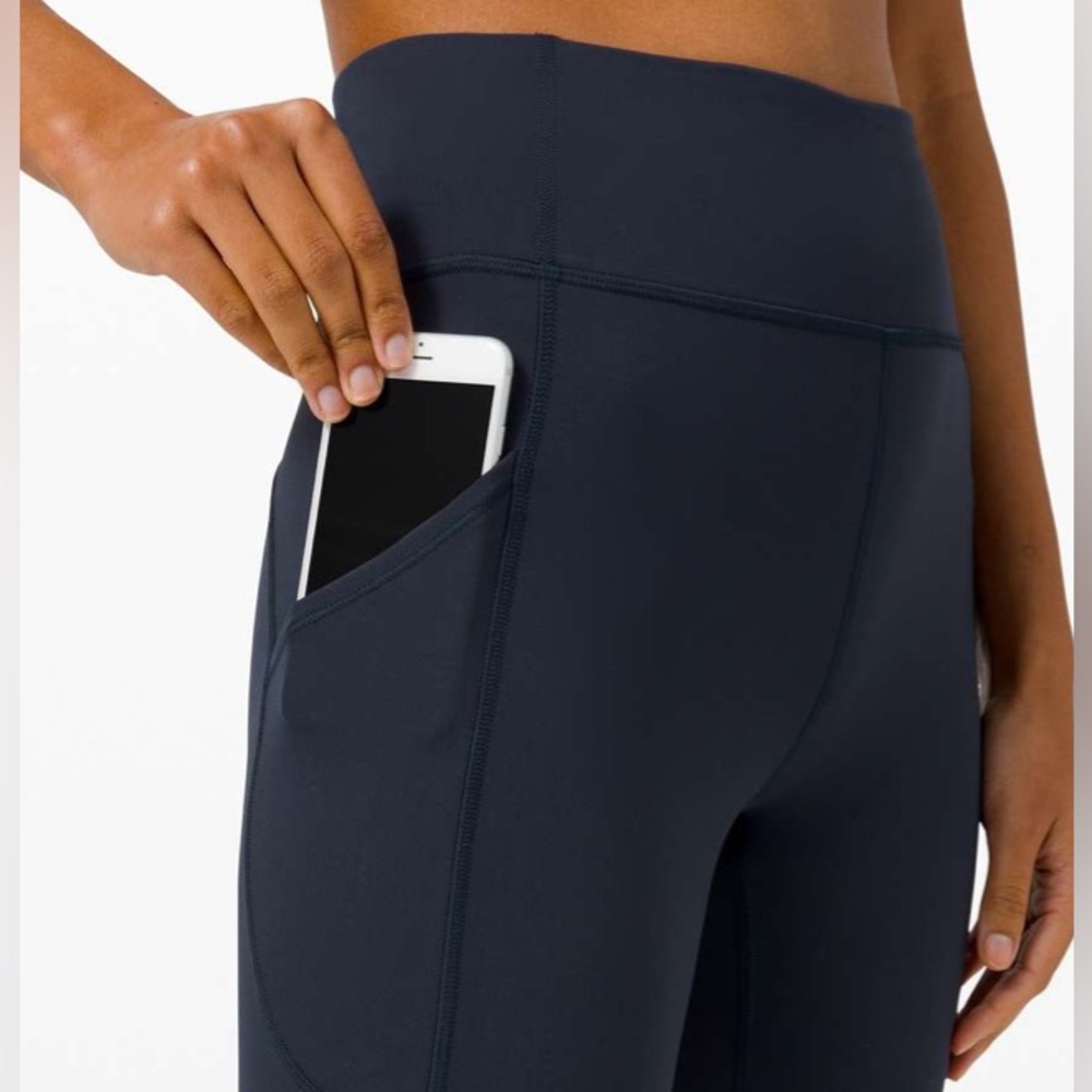Lululemon Invigorate High-Rise 23" True Navy Size 6 Leggings💎EUC Retail $118 - Picture 2 of 9